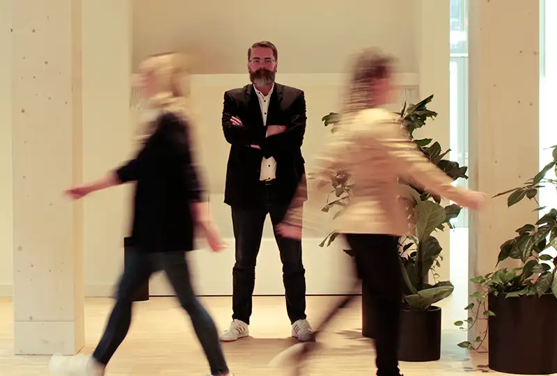 Dynamischer Arbeitsalltag bei CPM – Bewegung und Zusammenarbeit